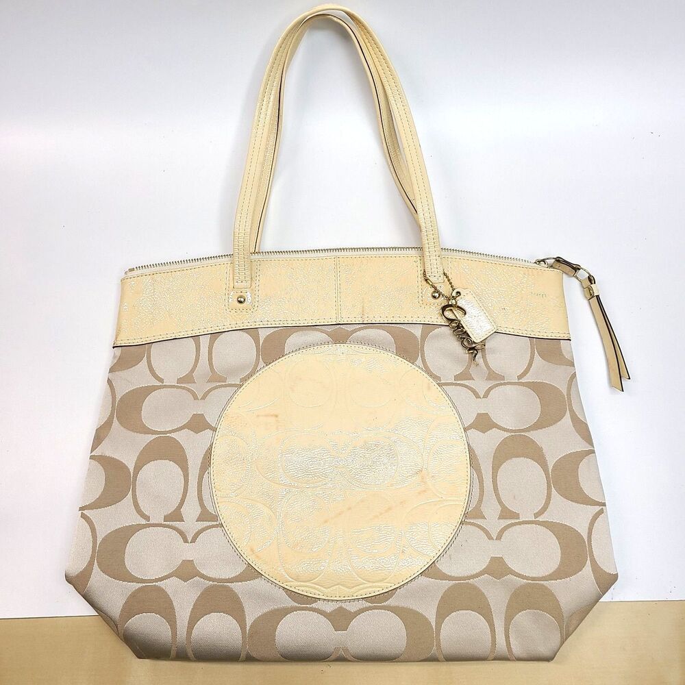 Coach Laura Signature C Jacquard Patent Leather Tote Bag F18335 Khaki Cream